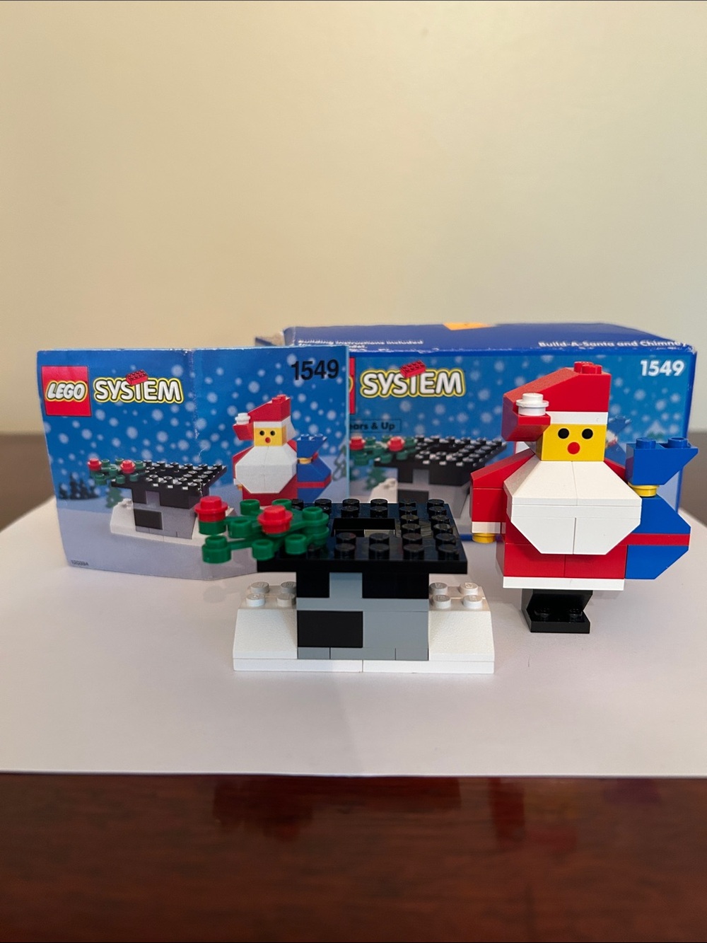 Lego 1549 Santa and Chimney, 1992